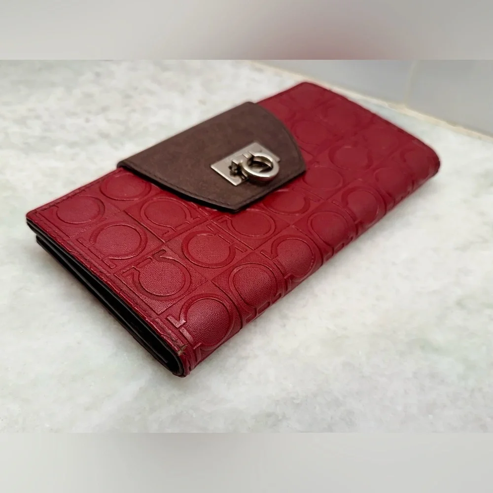 SALVATORE FERRAGAMO Gancini Monogram Embossed Logo Leather‎ 2-Tone Long Wallet
